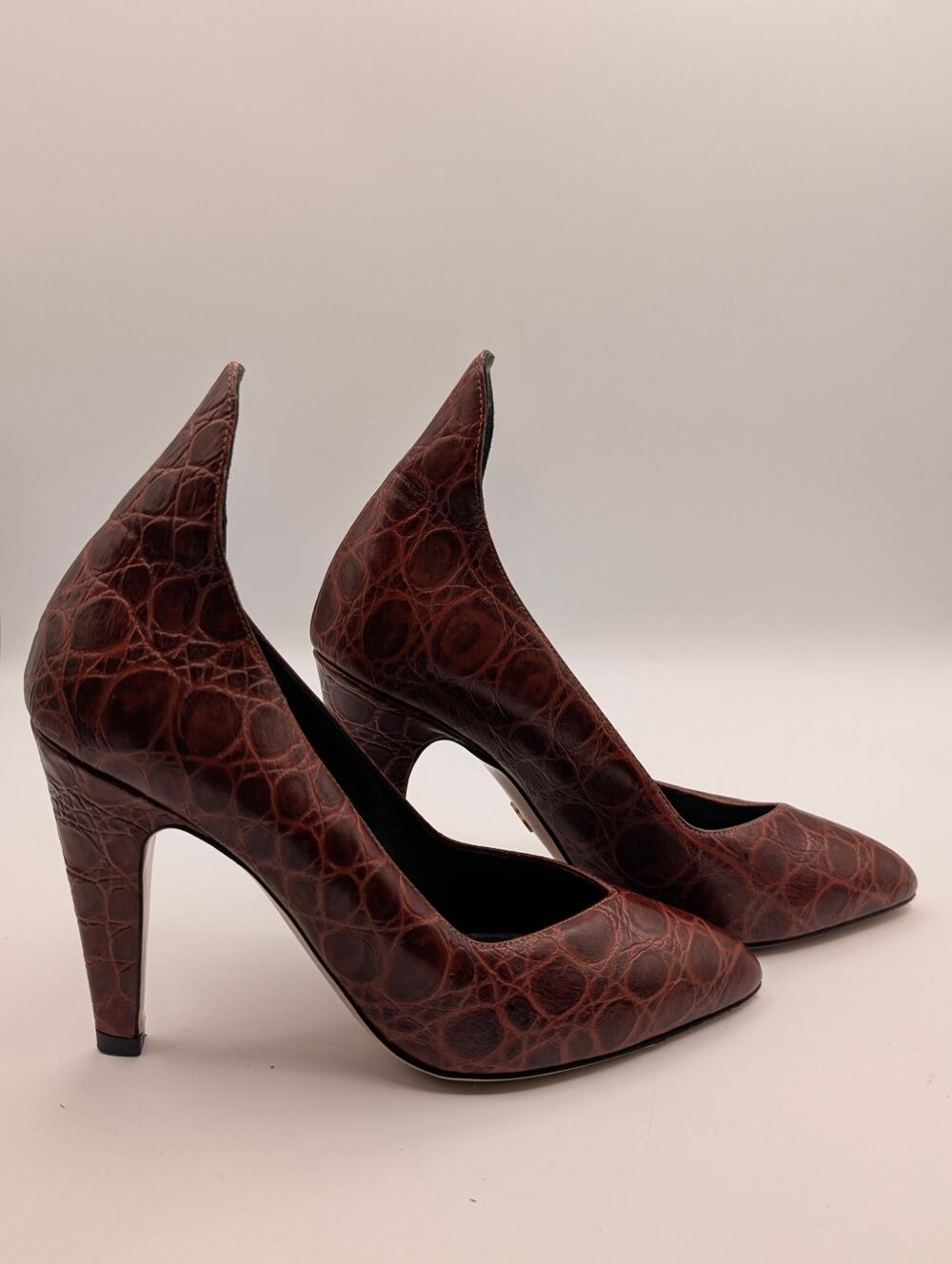 Schutz Croc-Embossed Pointed Toe Pumps with High Heel Counter | Size 7